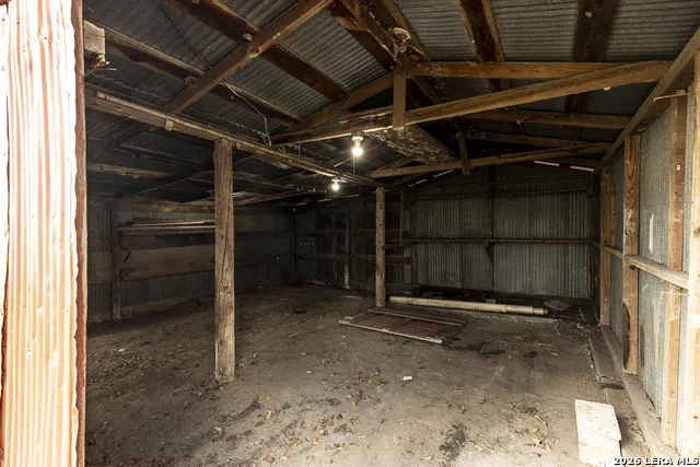 825 FM 5714 LaCoste, TX 78039