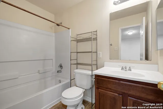 7823 KINGSBURY WOOD Unit 4 San Antonio, TX 78240