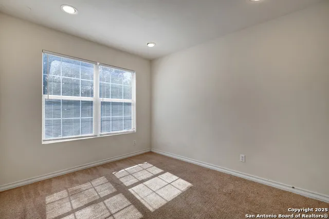 7823 KINGSBURY WOOD Unit 4 San Antonio, TX 78240