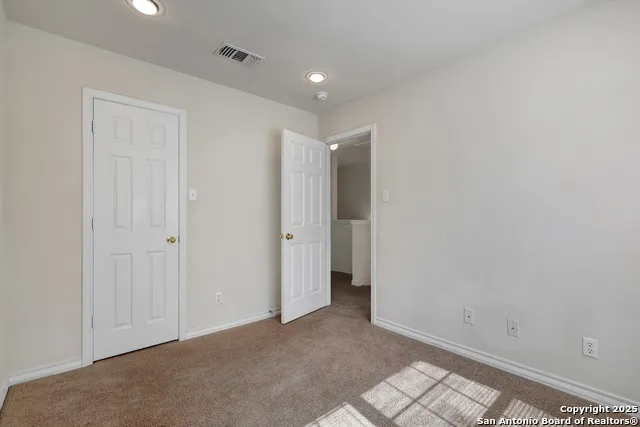 7823 KINGSBURY WOOD Unit 4 San Antonio, TX 78240