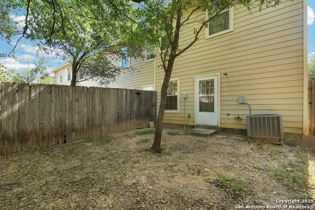 7823 KINGSBURY WOOD Unit 4 San Antonio, TX 78240