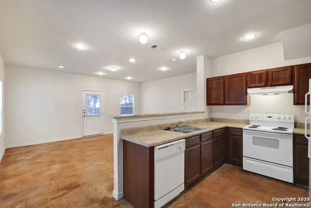 7823 KINGSBURY WOOD Unit 4 San Antonio, TX 78240