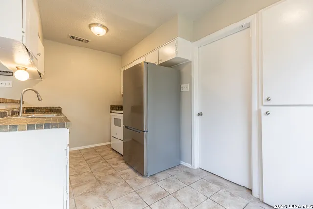 2306 FAIRHILL ST San Antonio, TX 78228