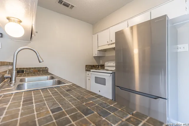 2306 FAIRHILL ST San Antonio, TX 78228