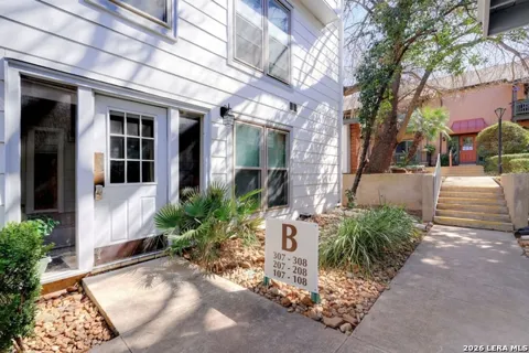 2300 Nacogdoches Unit 307B Unit 307B
