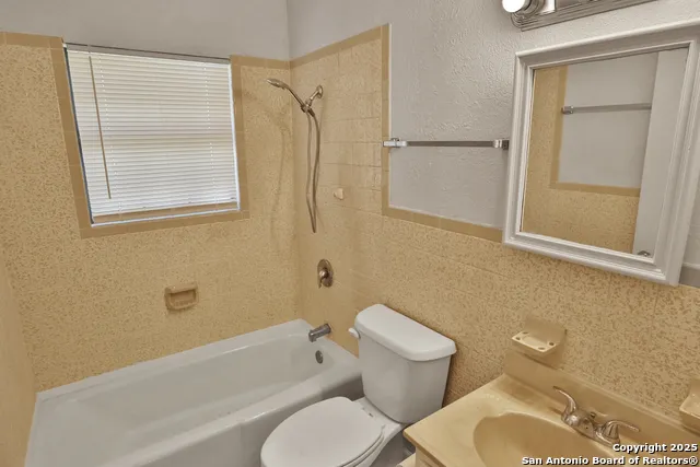 215 Birchwood Dr San Antonio, TX 78213