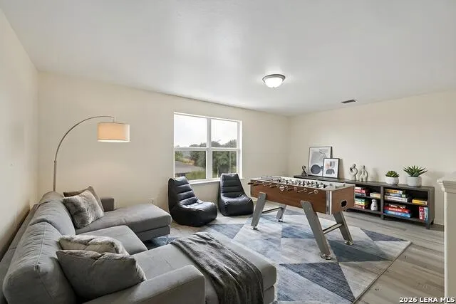 6102 BEAR MDW San Antonio, TX 78222