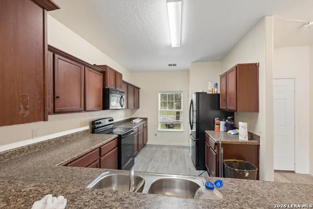 6102 BEAR MDW San Antonio, TX 78222