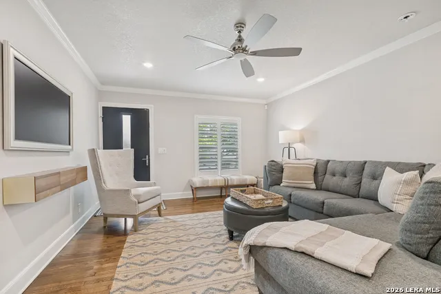 488 E Olmos Unit 1 Olmos Park, TX 78212