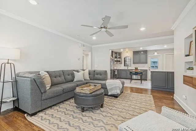 488 E Olmos Unit 1 Olmos Park, TX 78212
