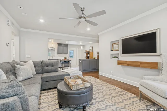 488 E Olmos Unit 1 Olmos Park, TX 78212