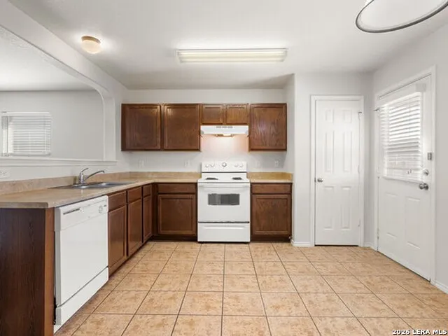 3918 TEXAS HAWTHORN San Antonio, TX 78261