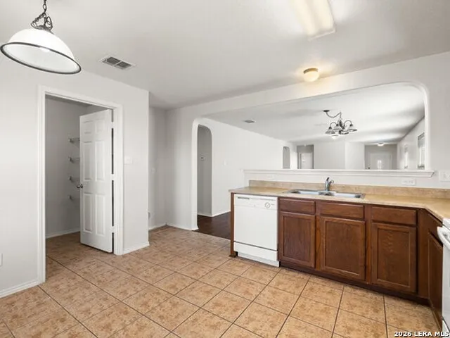 3918 TEXAS HAWTHORN San Antonio, TX 78261