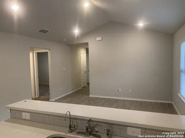2172 Darst Dr Seguin, TX 78155