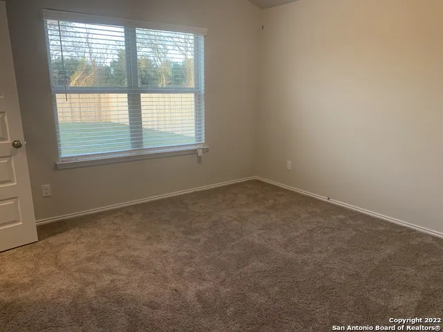 2172 Darst Dr Seguin, TX 78155
