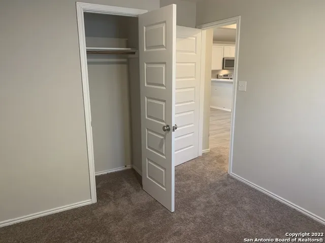 2172 Darst Dr Seguin, TX 78155