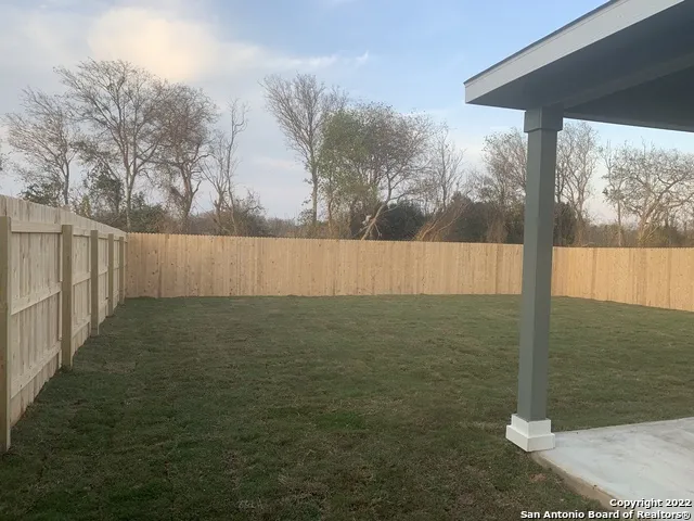 2172 Darst Dr Seguin, TX 78155