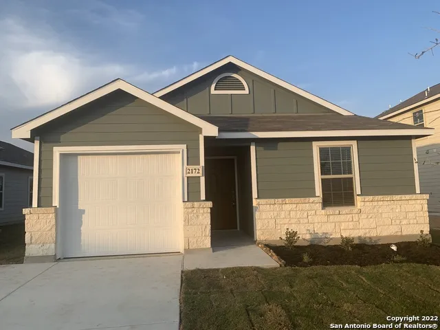2172 Darst Dr Seguin, TX 78155