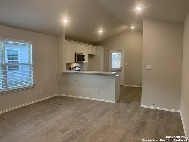 2172 Darst Dr Seguin, TX 78155