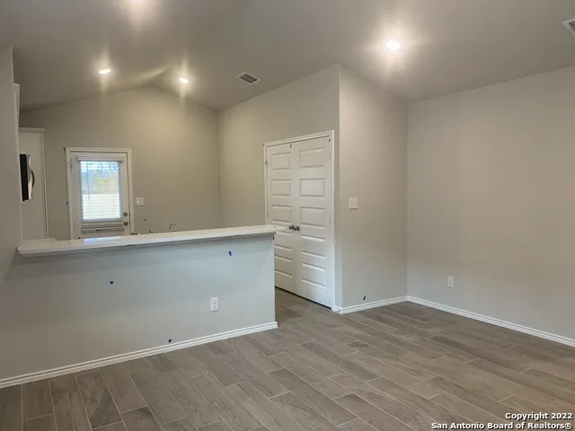 2172 Darst Dr Seguin, TX 78155