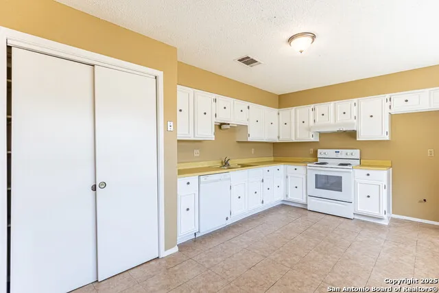 4414 Valleybrook San Antonio, TX 78238
