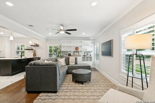 488 E Olmos Unit 3 Olmos Park, TX 78212