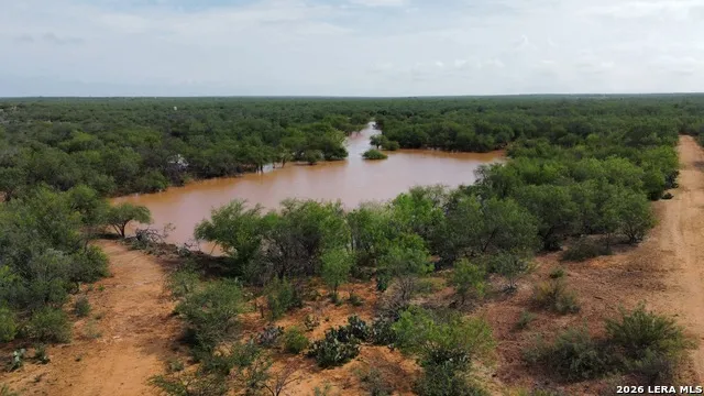1365 Ranch Road 6252B Laredo, TX 78045
