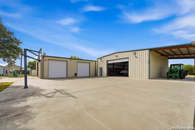 5775 County Road 308 Orange Grove, TX 78373