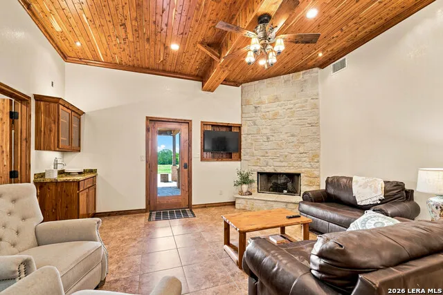 5775 County Road 308 Orange Grove, TX 78373