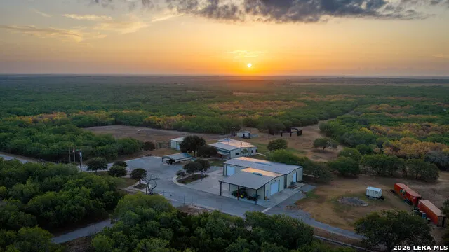 5775 County Road 308 Orange Grove, TX 78373