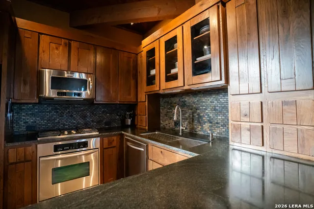 225 Valley View Dr Comfort, TX 78013