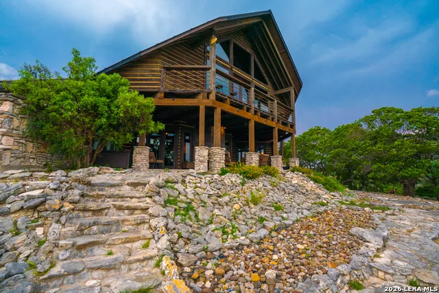 225 Valley View Dr Comfort, TX 78013