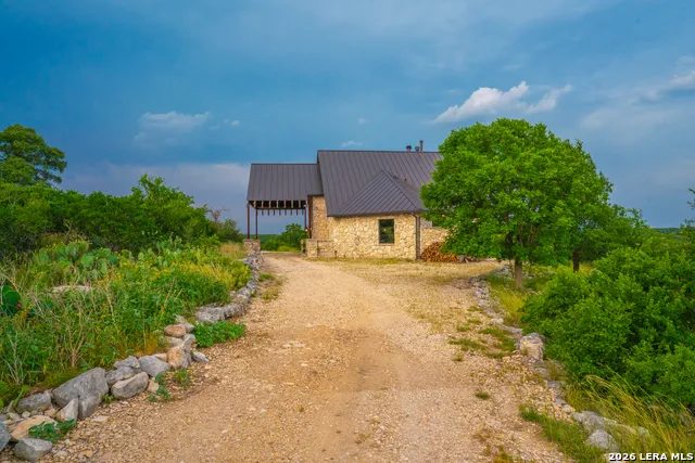 225 Valley View Dr Comfort, TX 78013