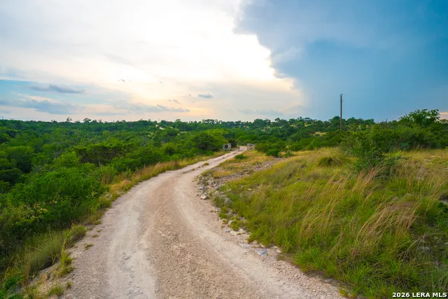 225 Valley View Dr Comfort, TX 78013
