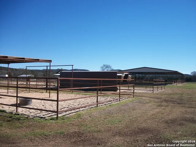 11217 FM 470 Tarpley, TX 78883