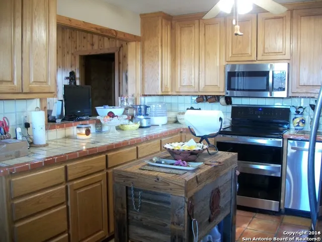 11217 FM 470 Tarpley, TX 78883