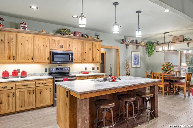 195 Kamira Drive Kerrville, TX 78028