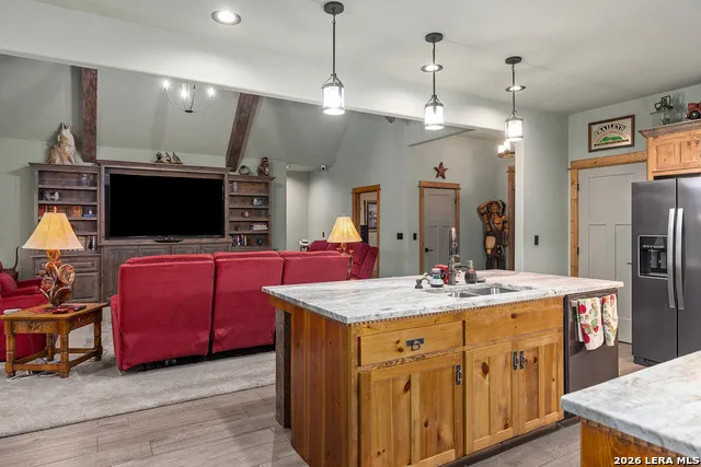 195 Kamira Drive Kerrville, TX 78028