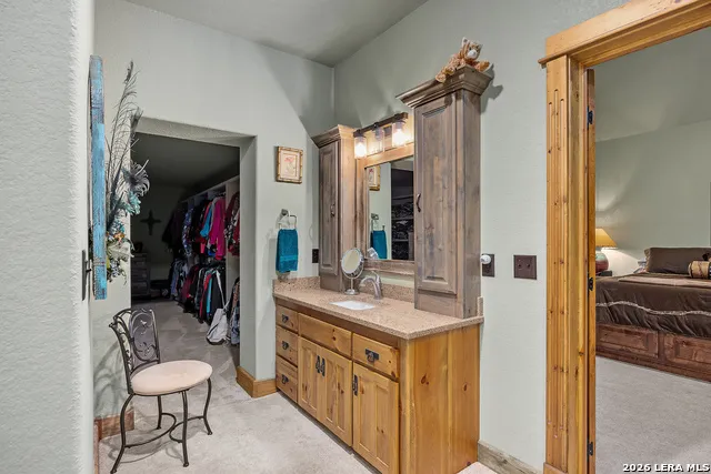 195 Kamira Drive Kerrville, TX 78028