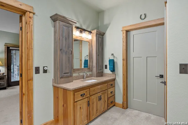 195 Kamira Drive Kerrville, TX 78028