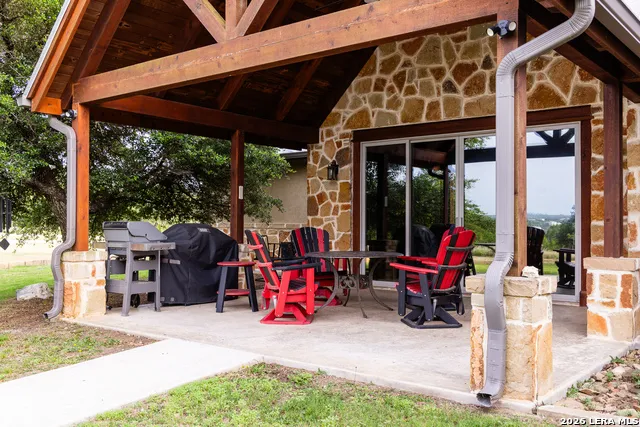 195 Kamira Drive Kerrville, TX 78028