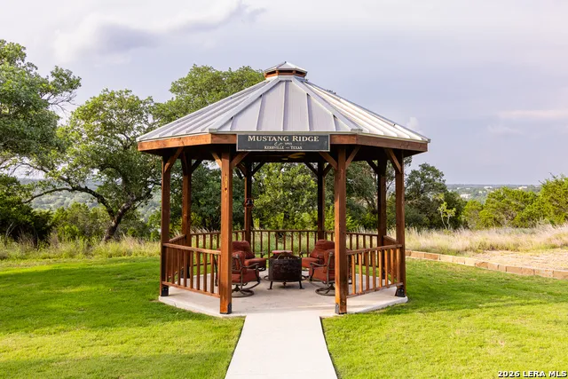 195 Kamira Drive Kerrville, TX 78028