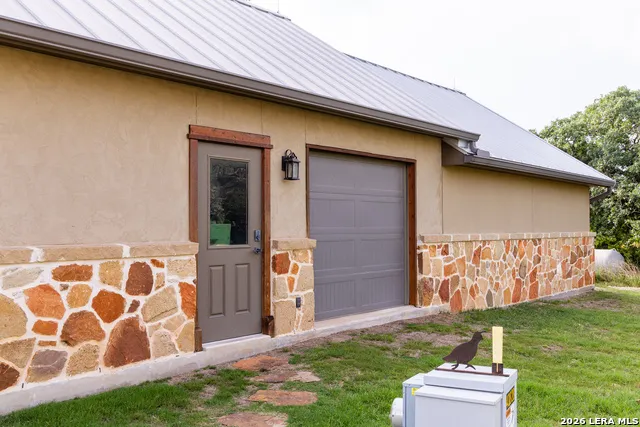 195 Kamira Drive Kerrville, TX 78028