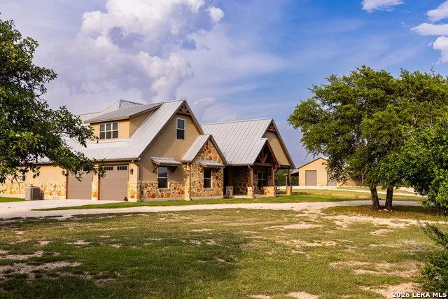 195 Kamira Drive Kerrville, TX 78028
