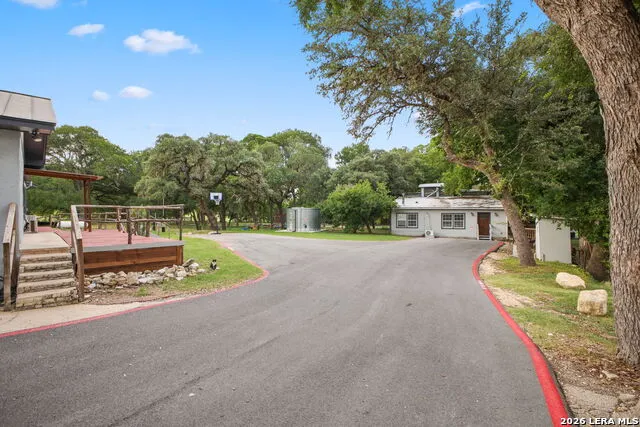 319 LOS INDIOS RD Boerne, TX 78006
