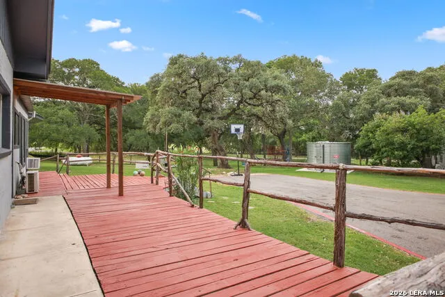 319 LOS INDIOS RD Boerne, TX 78006