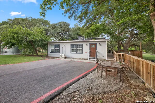 319 LOS INDIOS RD Boerne, TX 78006