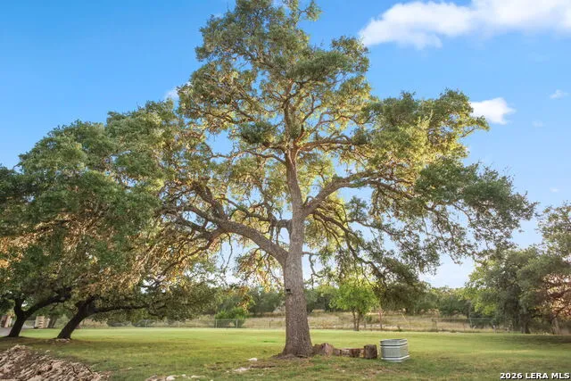 319 LOS INDIOS RD Boerne, TX 78006