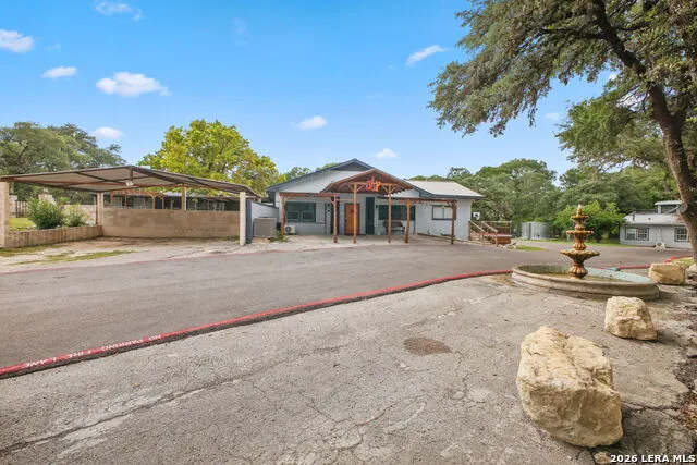 319 LOS INDIOS RD Boerne, TX 78006