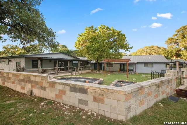 319 LOS INDIOS RD Boerne, TX 78006